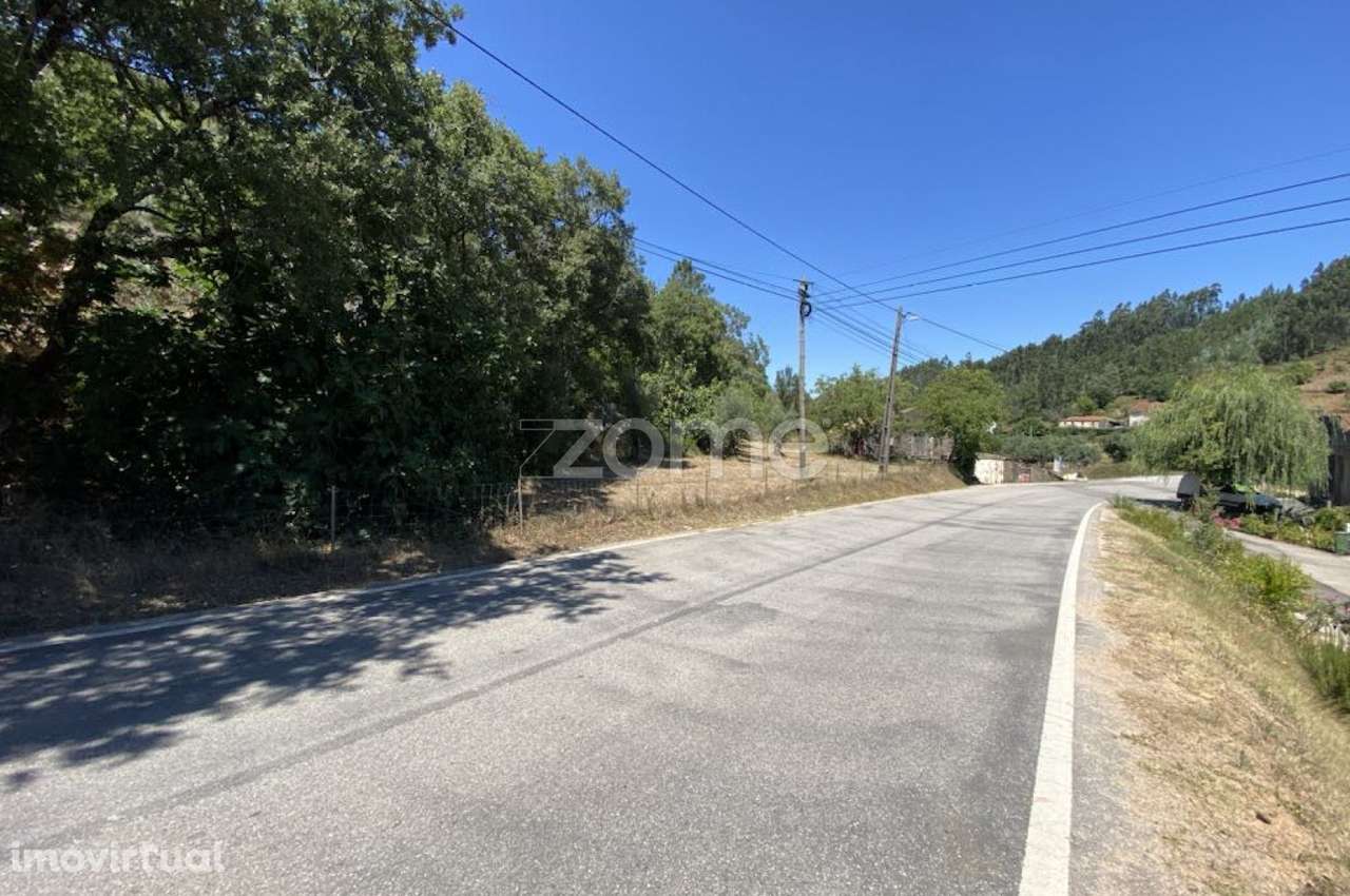 Casa rústica para restauro com terreno - Grande imagem: 4/11