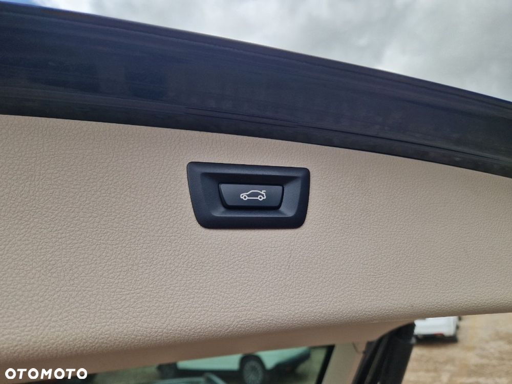 BMW Seria 3 318d Touring Modern Line - 17