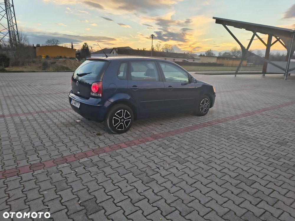 Volkswagen Polo 1.4 16V Trendline - 8