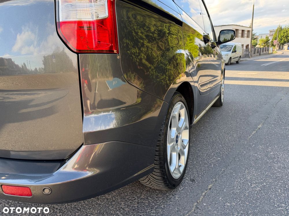 Ford Tourneo Courier 1.0 EcoBoost S&S Titanium - 10