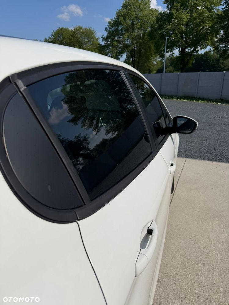 Peugeot 208 - 6
