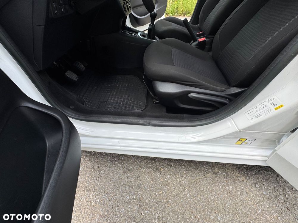 Peugeot 301 1.2 Pure Tech Active - 25