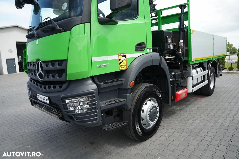 Mercedes-Benz AROCS 1835 / 4x4 / LIVRARE + HIAB 162 ES-3 HDS / RADIOCOMANDĂ / ROTATOARE / FURCĂ / EURO 6 - 17