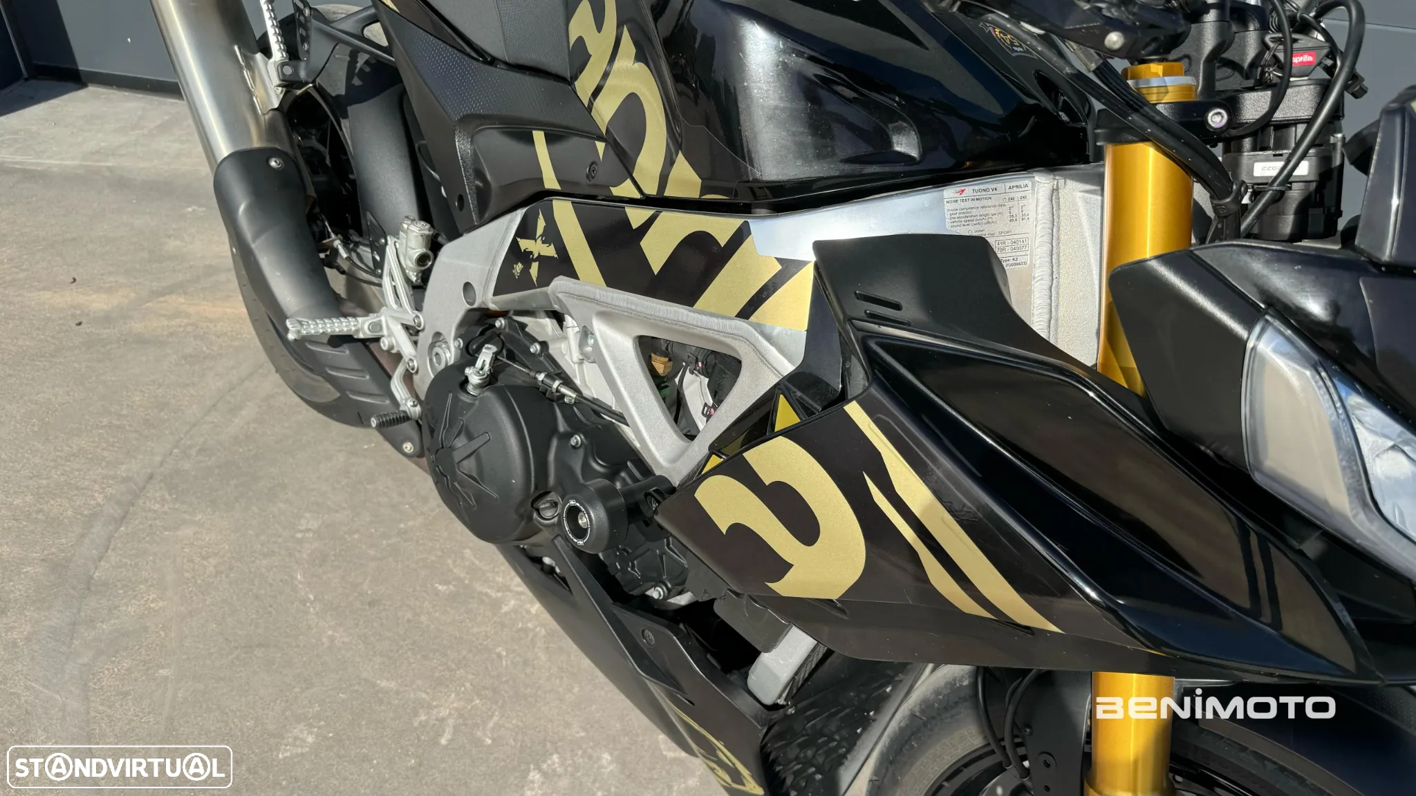 Aprilia Tuono V4 1100 - 13