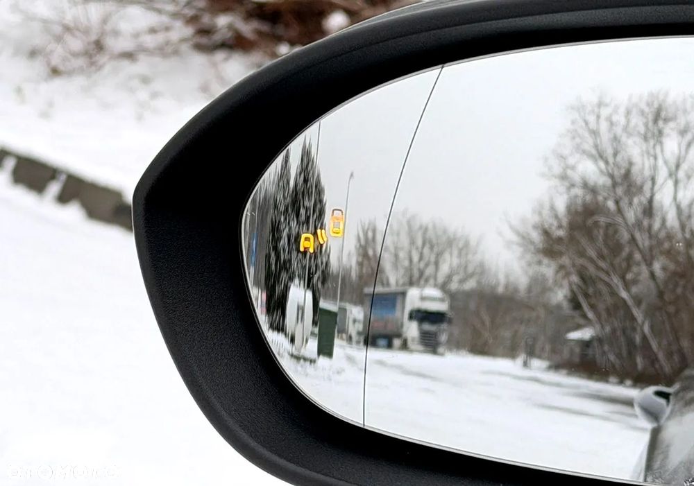 Opel Astra 1.4 T Dynamic S&S - 40