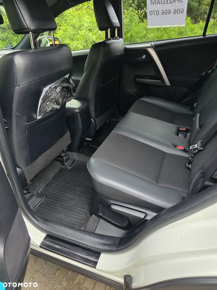 Toyota RAV4 Hybrid Premium 4x2 - 16