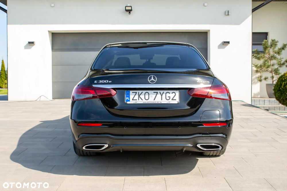 Mercedes-Benz Klasa E 300 4Matic 9G-TRONIC AMG Line - 5