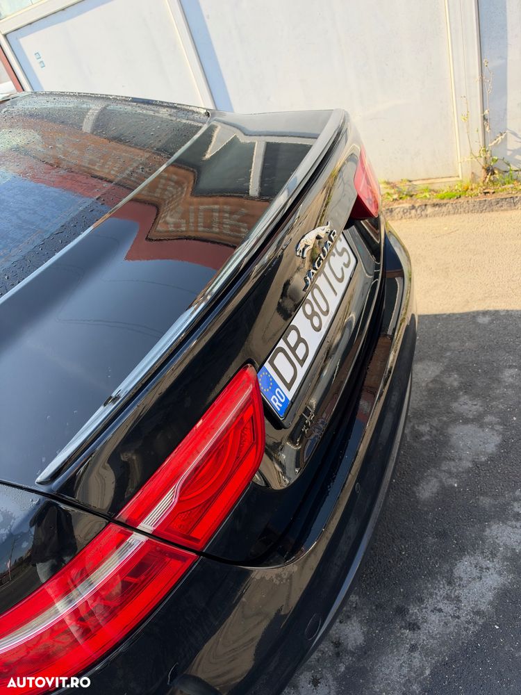 Jaguar XE - 8