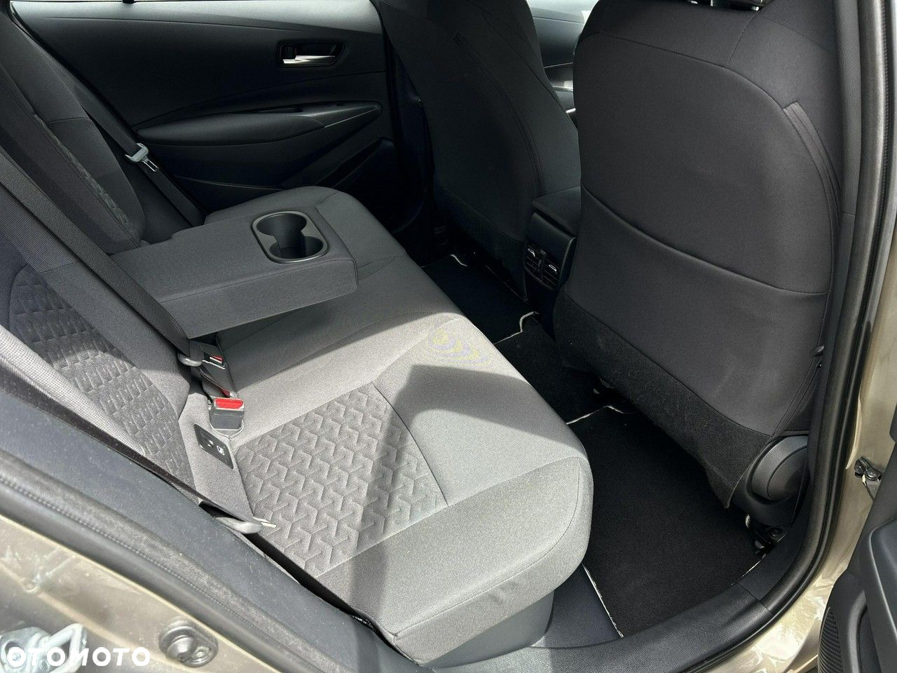 Toyota Corolla - 13