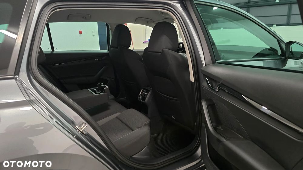 Skoda Octavia 2.0 TDI DSG Sport Edition - 13