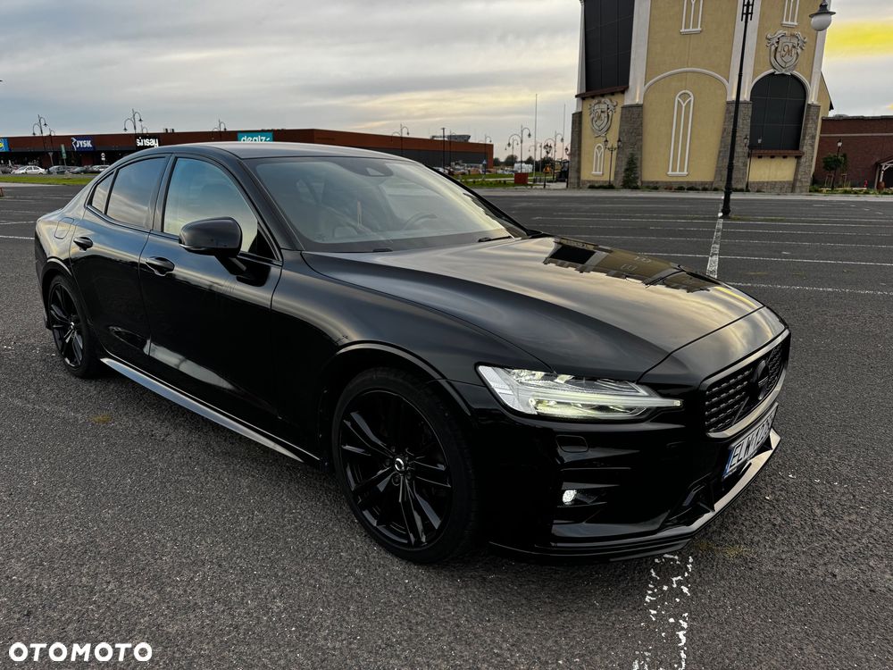 Volvo S60 T5 R-Design - 1