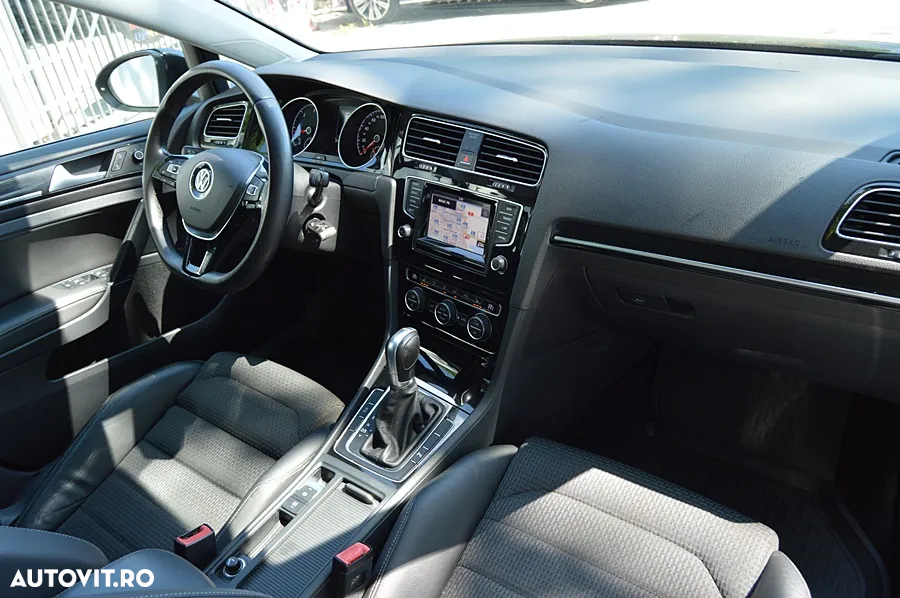 Volkswagen Golf 1.6 BlueTDI DSG Comfortline - 4