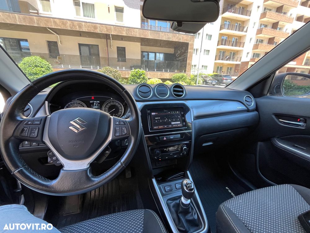 Suzuki Vitara 1.4 Boosterjet AllGrip MHEV Passion - 2