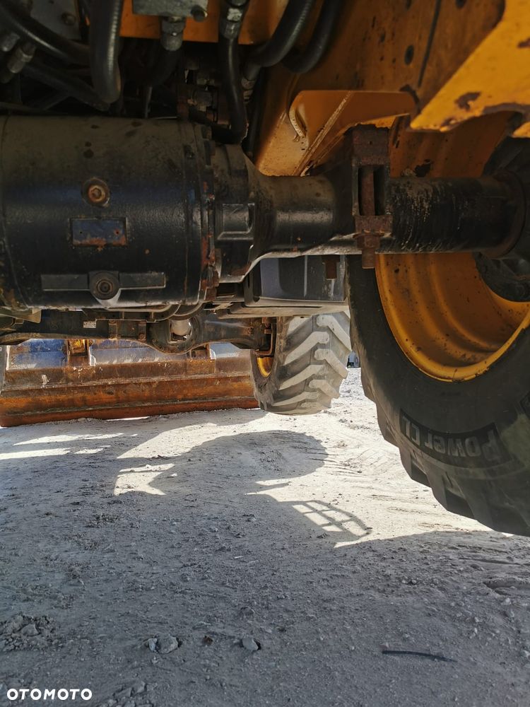 JCB 3CX Powershift - 24