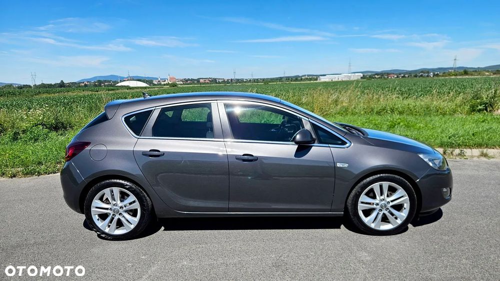 Opel Astra 1.7 CDTI DPF Cosmo - 19
