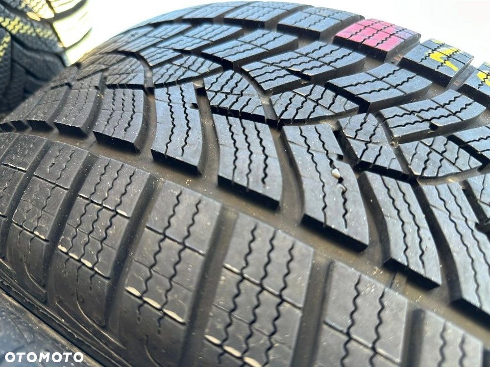 225/45r18 Goodyear UltraGrip_7,5mm_4szt_(120) - 5