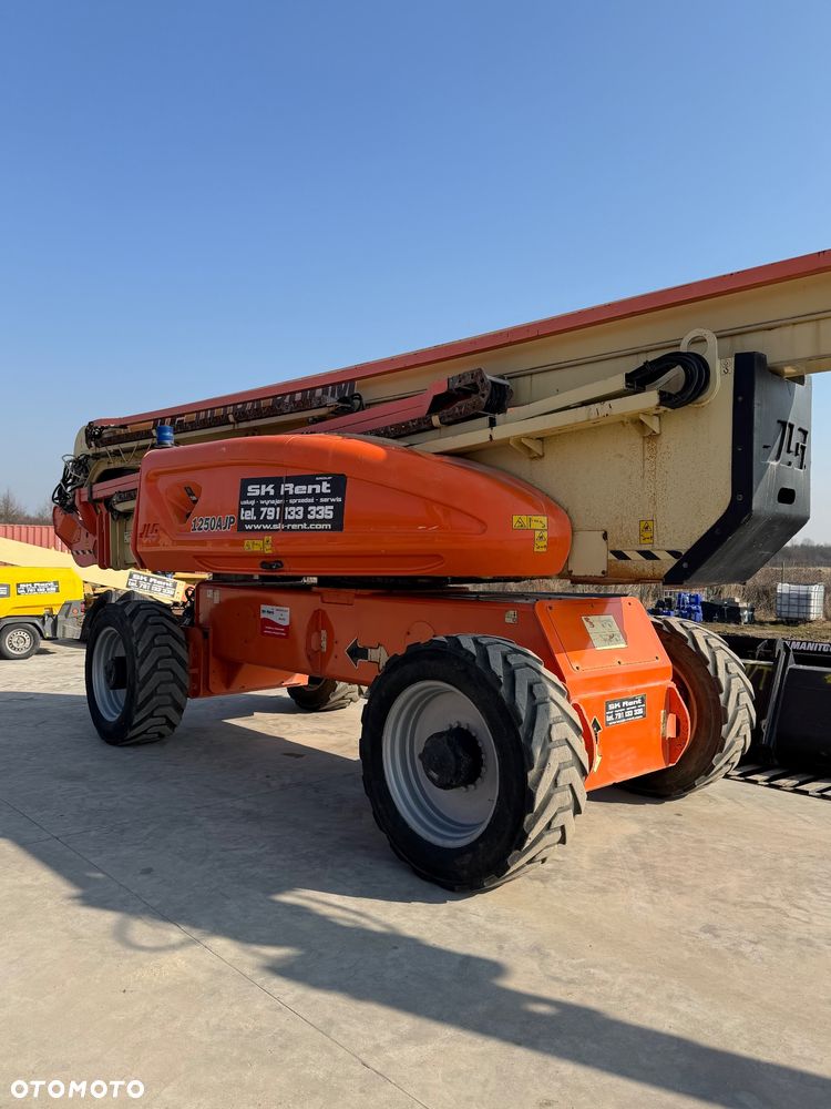 JLG 1250aj