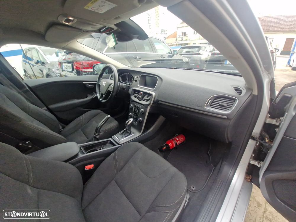 Volvo V40 D2 Geartronic Kinetic - 6