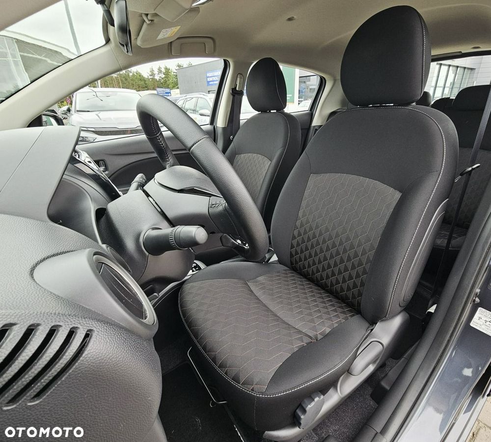 Mitsubishi Space Star - 10