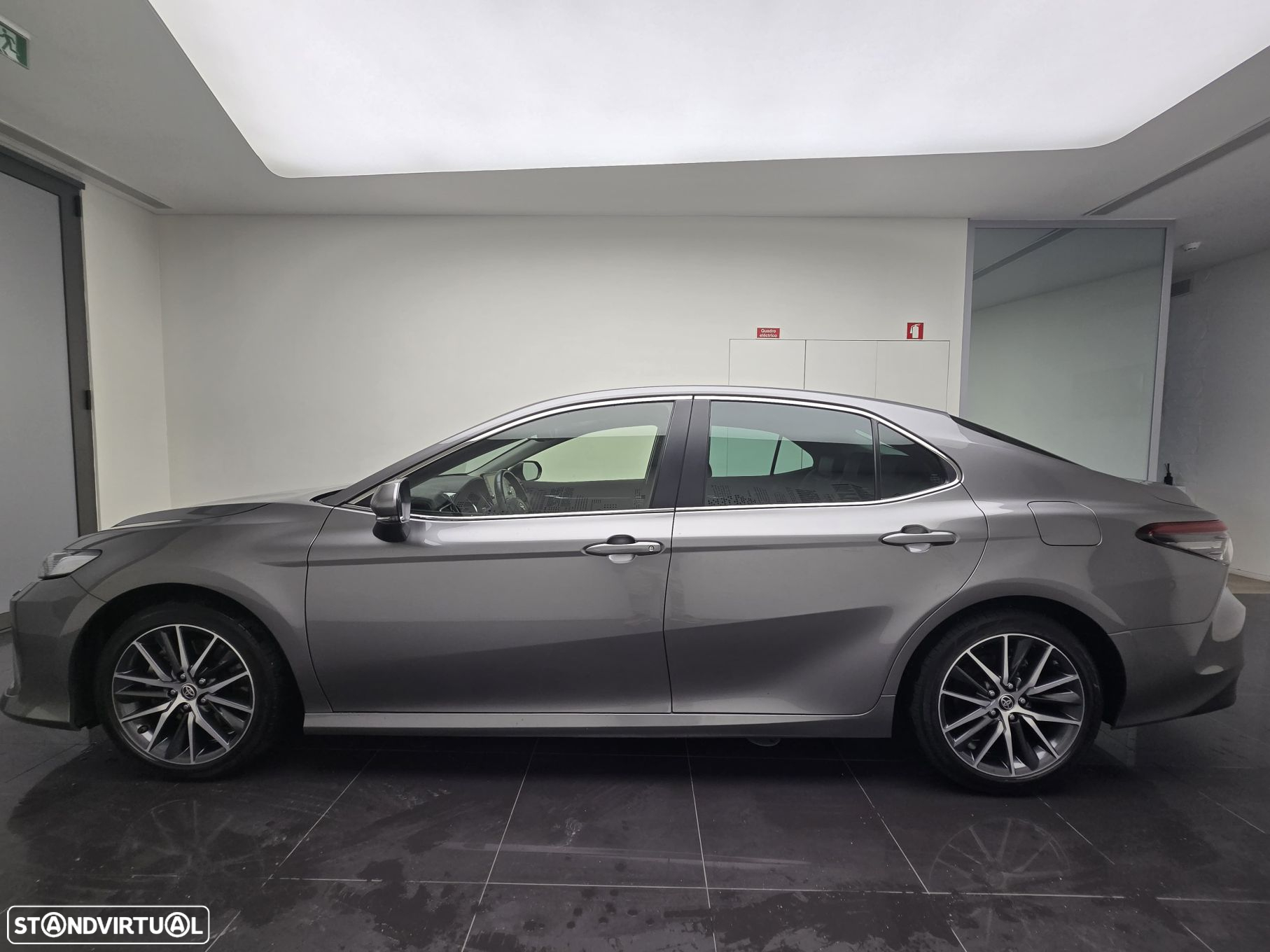 Toyota Camry - 3