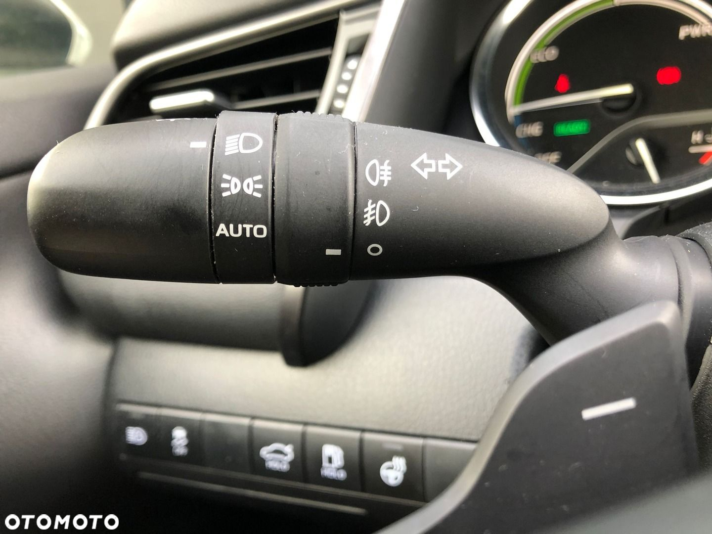 Toyota Camry - 24