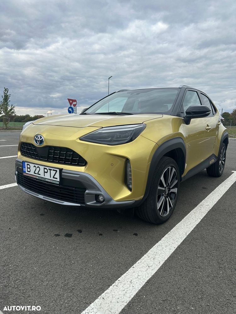 Toyota Yaris Cross 1.5 VVT-i HSD 4x4 Exclusive Elegant - 2