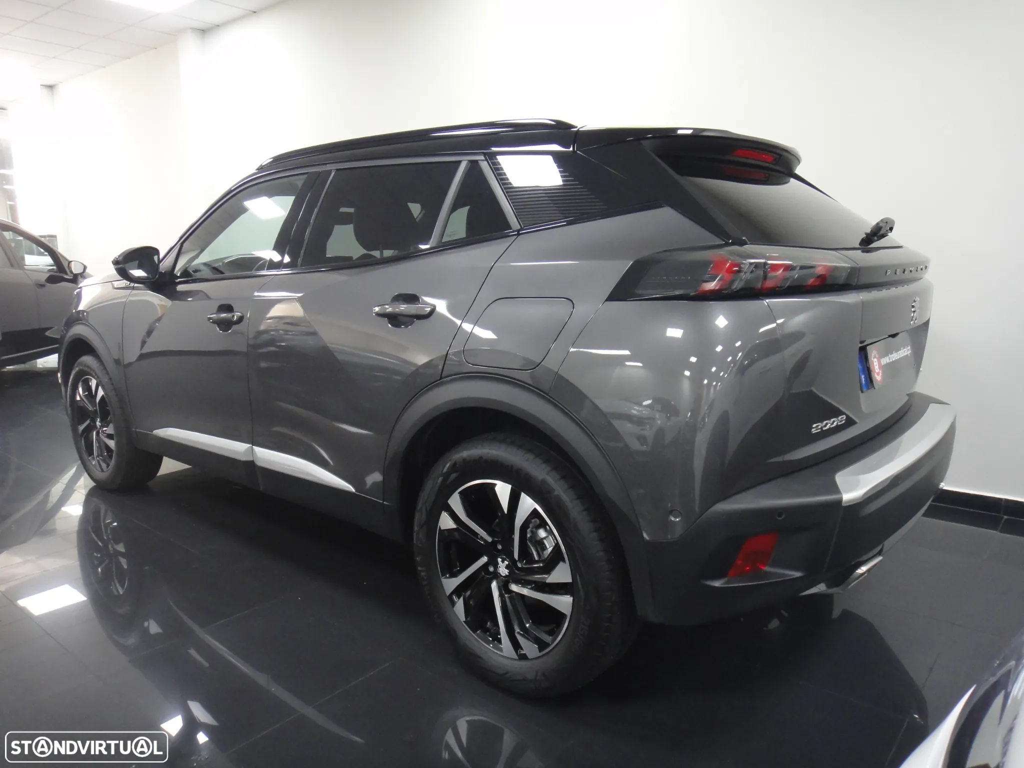 Peugeot 2008 1.2 PureTech GT EAT8 - 6
