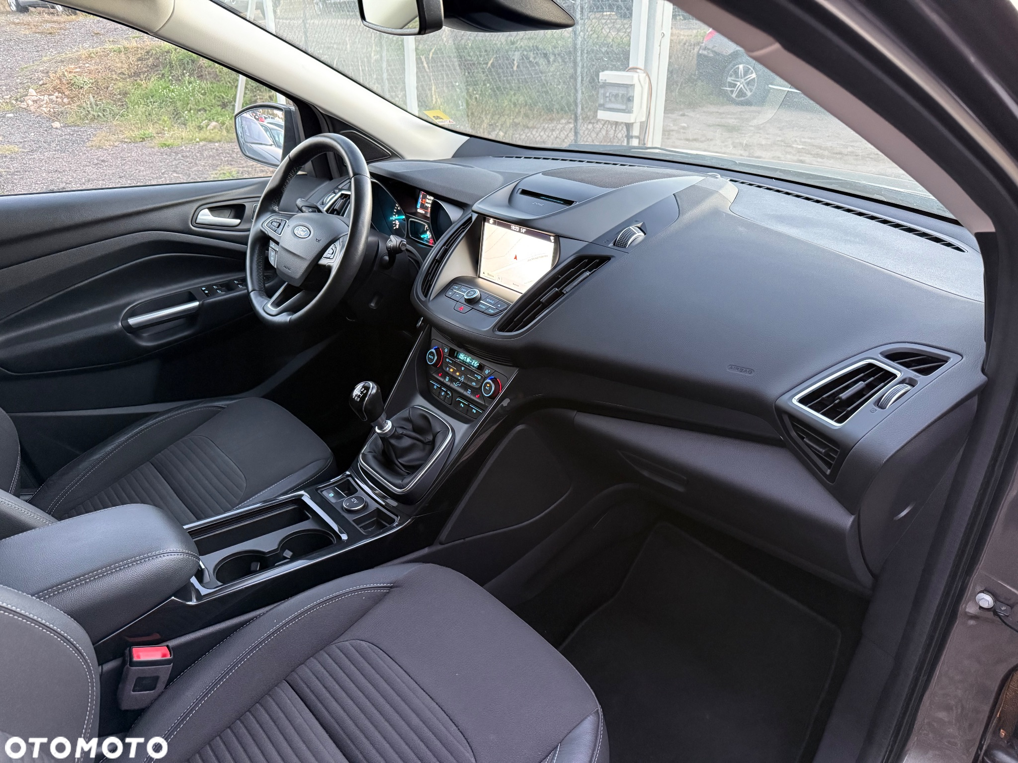 Ford Kuga 1.5 EcoBoost 2x4 Titanium - 19