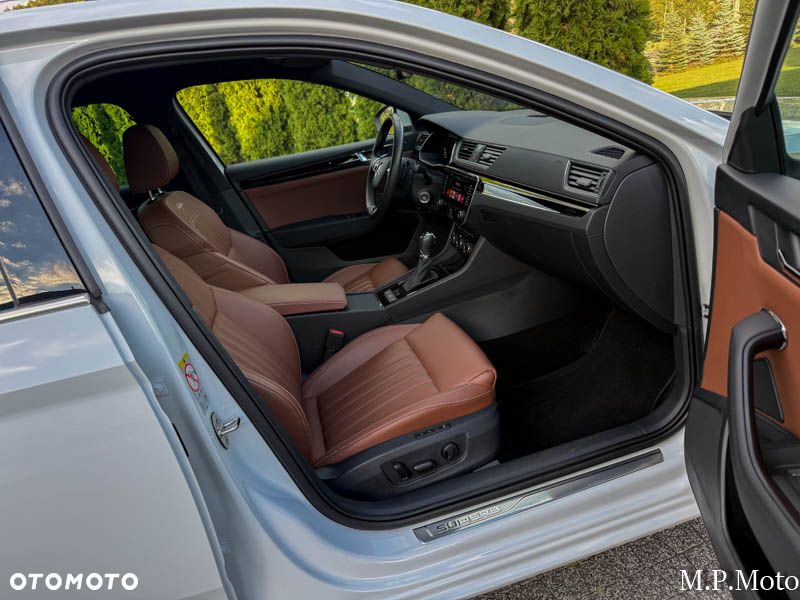 Skoda Superb 2.0 TSI 4x4 DSG L&K - 35