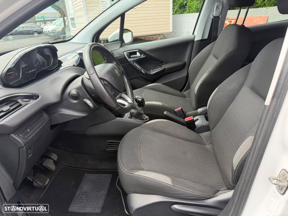 Peugeot 208 1.6 BlueHDi Style - 6