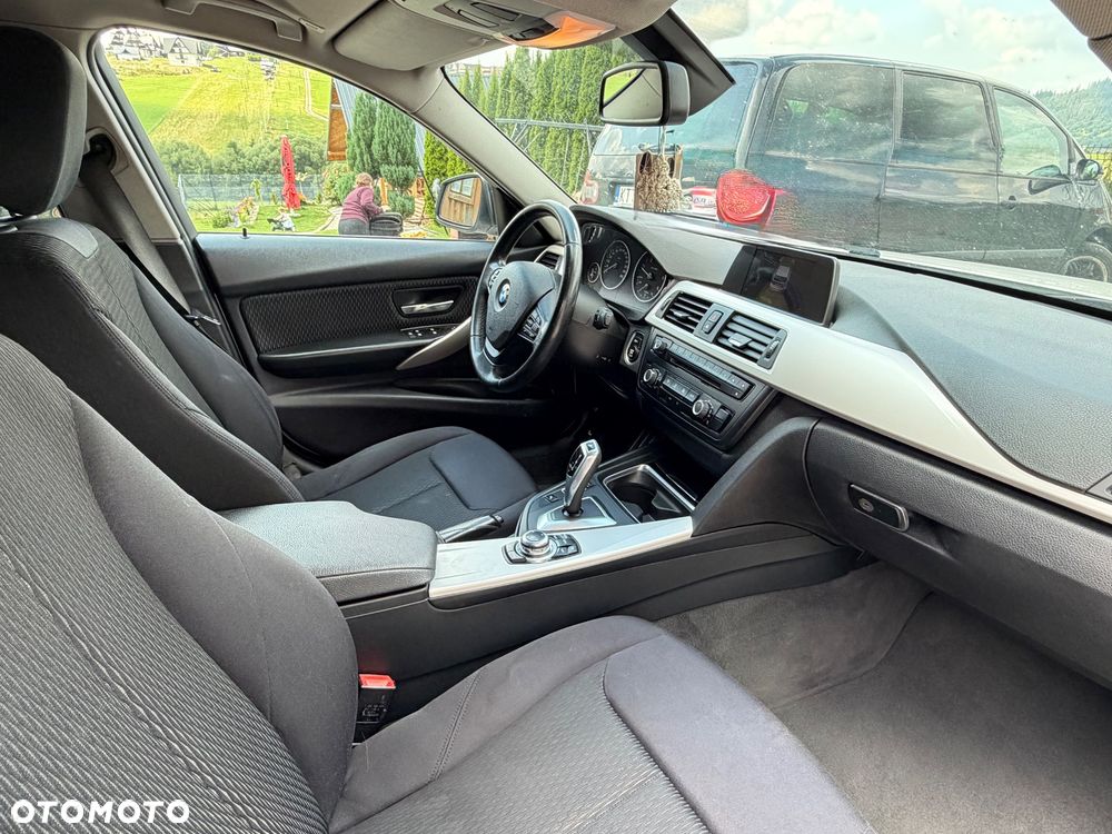 BMW Seria 3 320d xDrive - 8