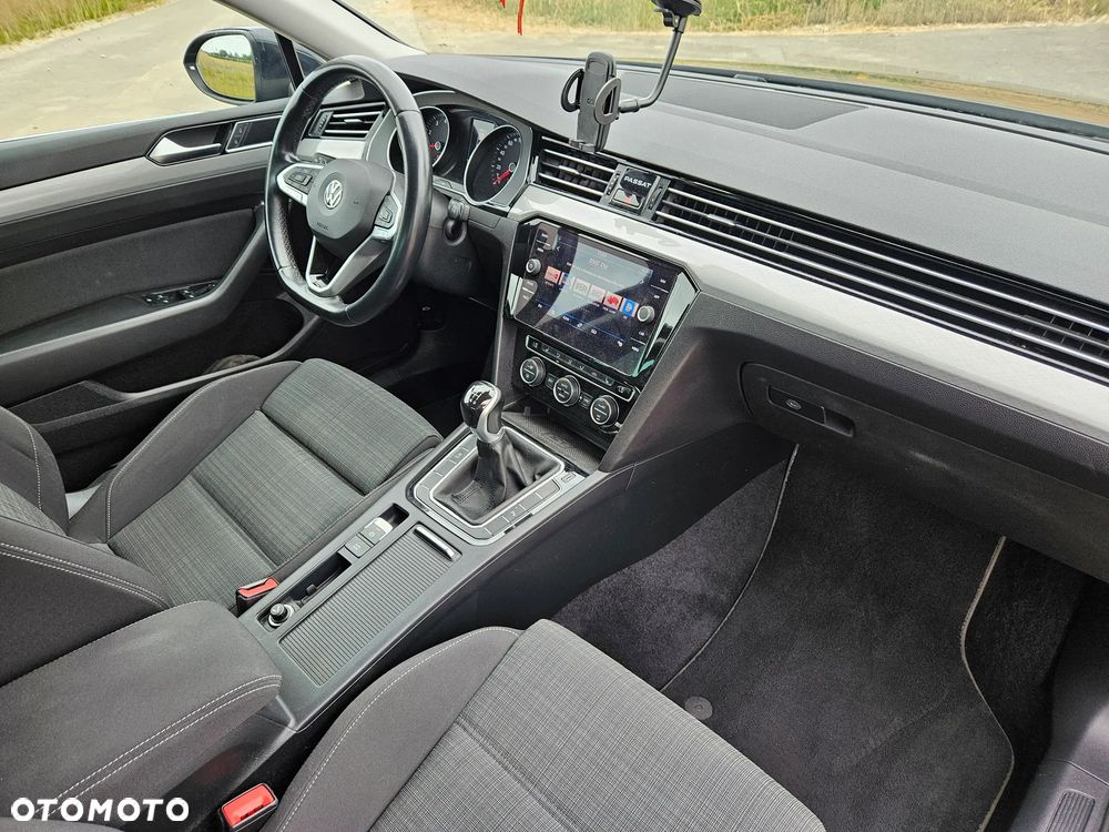Volkswagen Passat 1.5 TSI OPF Elegance - 17