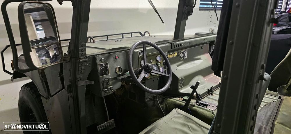 Hummer H1 Humvee - 9