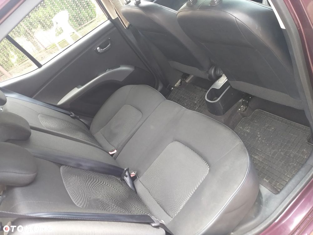Hyundai i10 - 11