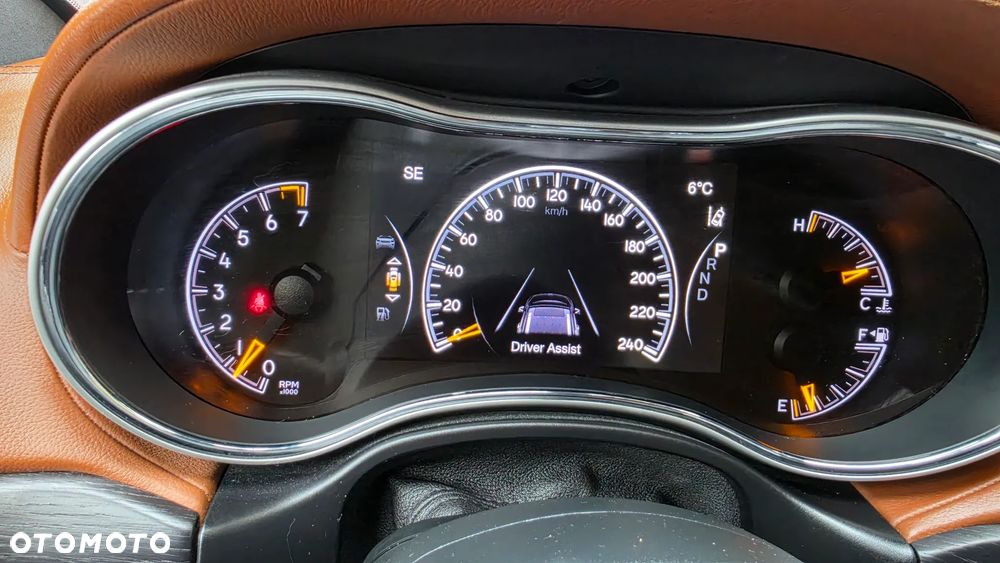 Jeep Grand Cherokee - 22