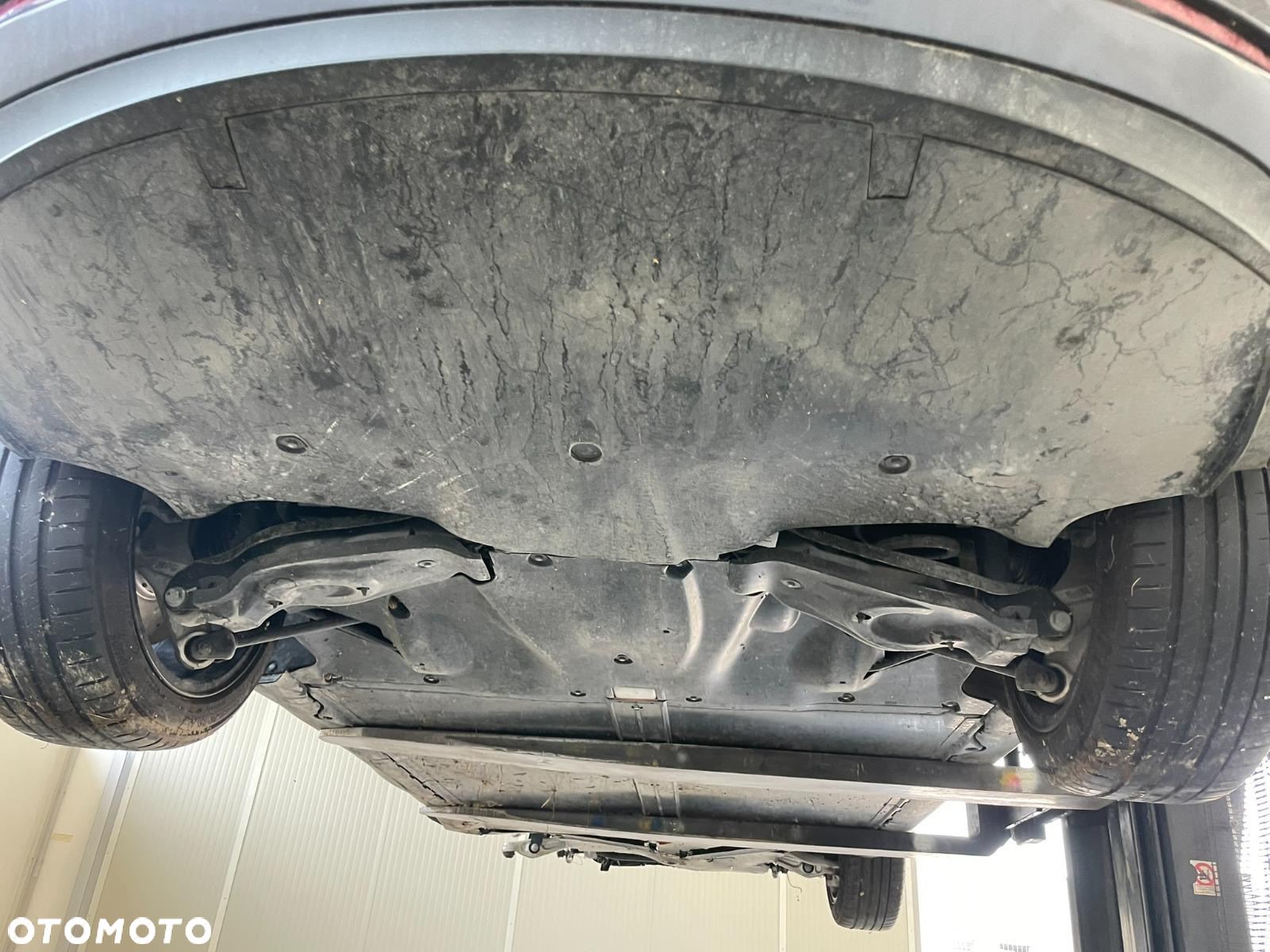 Tesla Model 3 Standard Reichweite Plus Hinterradantrieb - 27