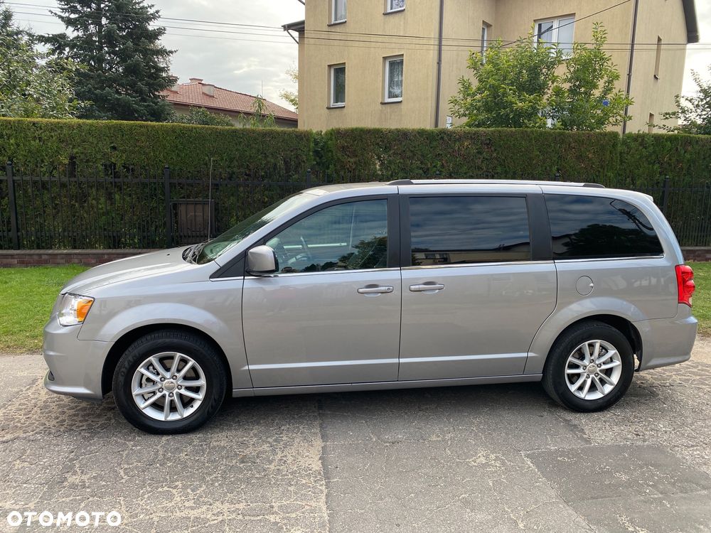 Dodge Grand Caravan - 11