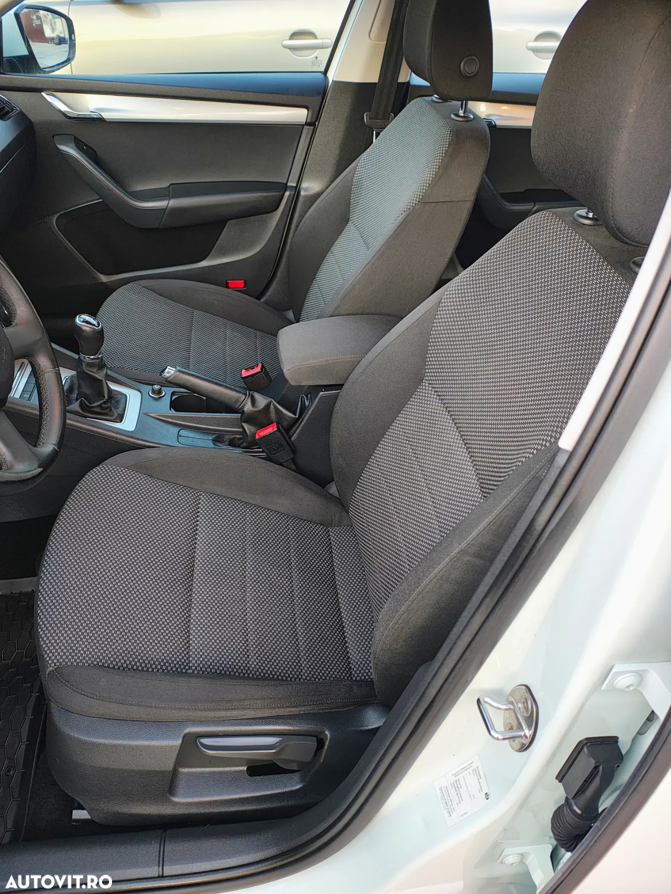 Skoda Octavia 1.6 TDI 4X4 AMBITION - 19