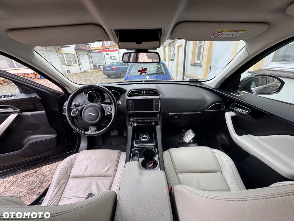 Jaguar F-Pace 2.0 i4D AWD Prestige - 10