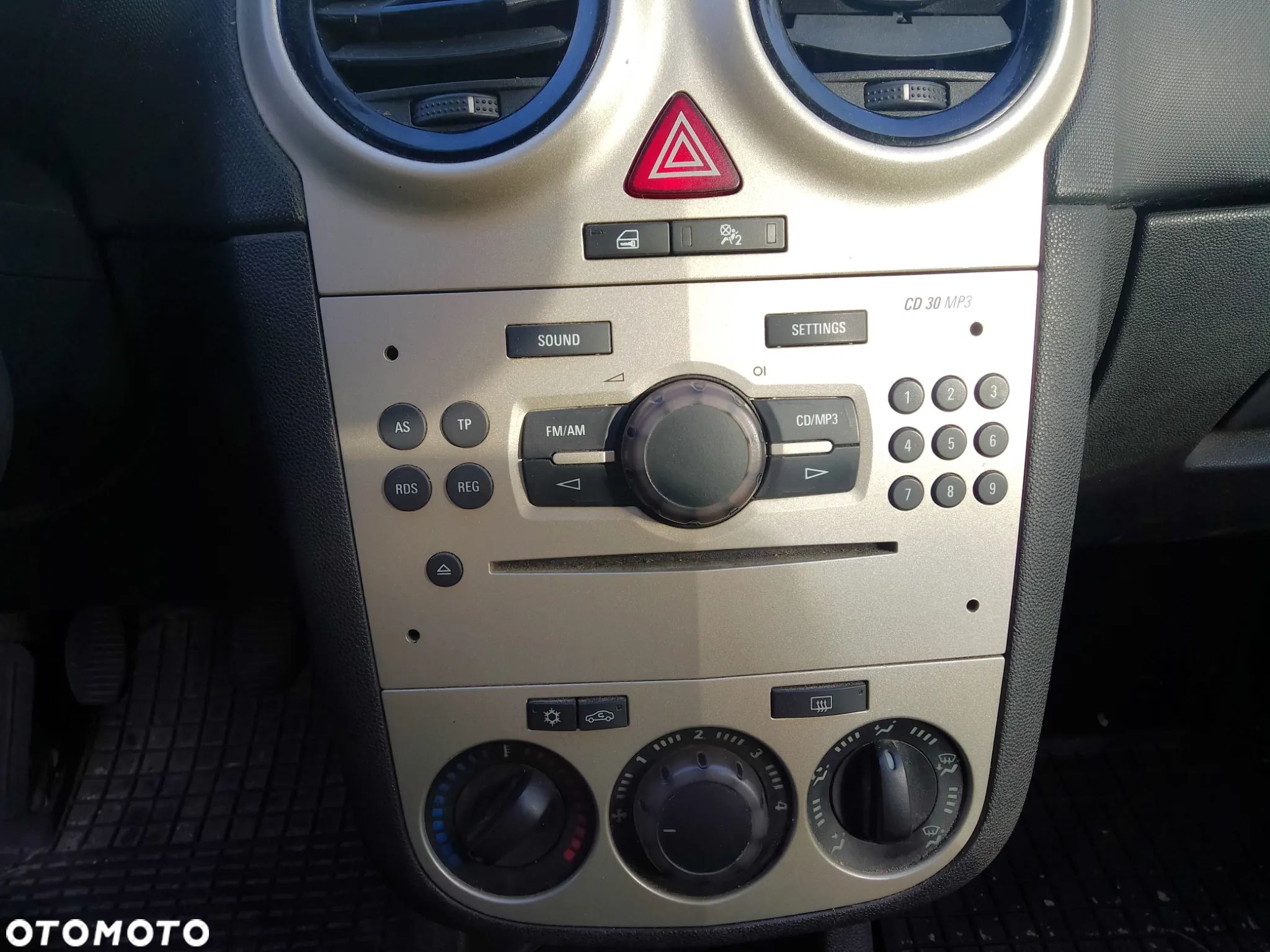 Radioodtwarzacz CD30 MP3 Opel Corsa D - 1