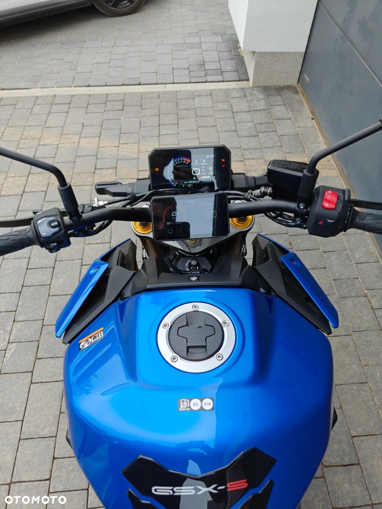 Suzuki GSX 1000 - 13