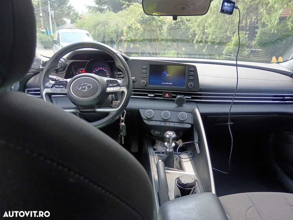 Hyundai Elantra - 6