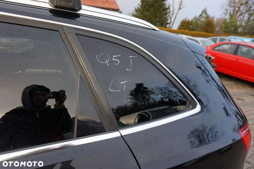 SZYBA KAROSERYJNA TYLNA LEWA BOCZNA Q5 I 8R  AUDI 2008-2012 - 1