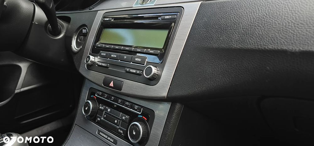 Volkswagen Passat 1.6 TDI BlueMotion - 16