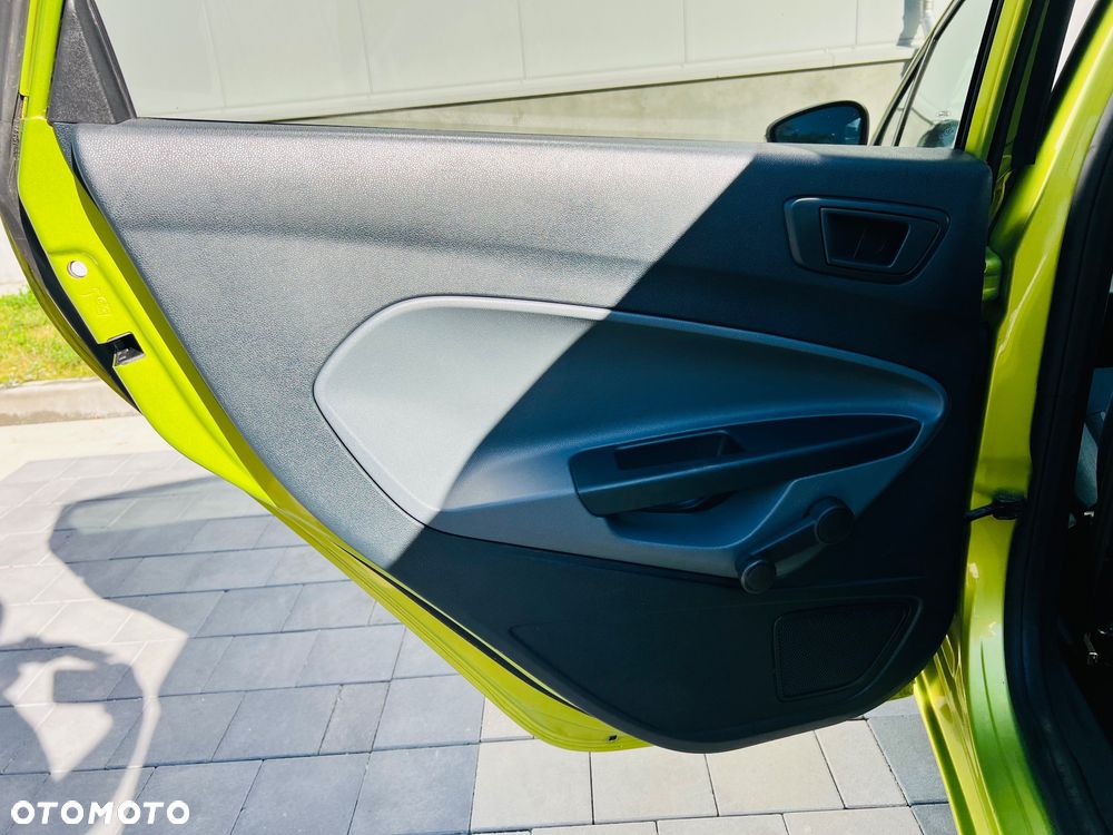 Ford Fiesta 1.25 Ambiente - 23