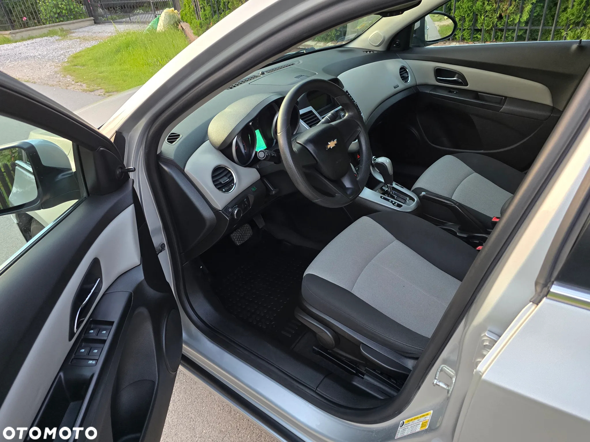 Chevrolet Cruze 1.8 LS+ - 9