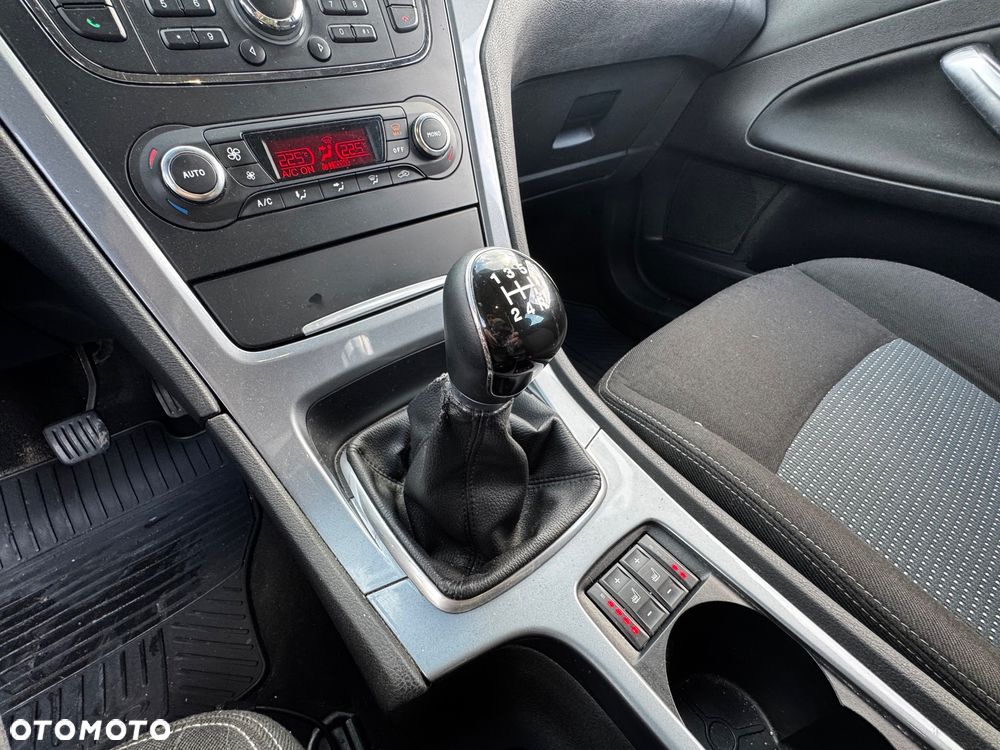 Ford Mondeo 1.6 Gold X - 31