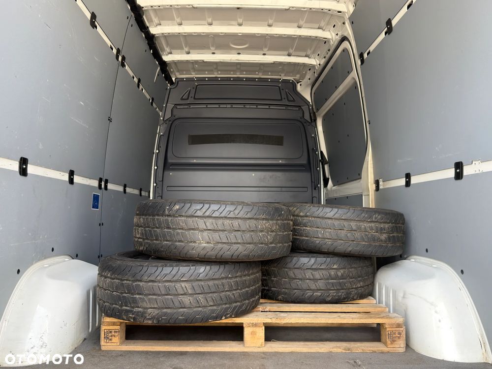 Volkswagen CRAFTER L2H2 - 32