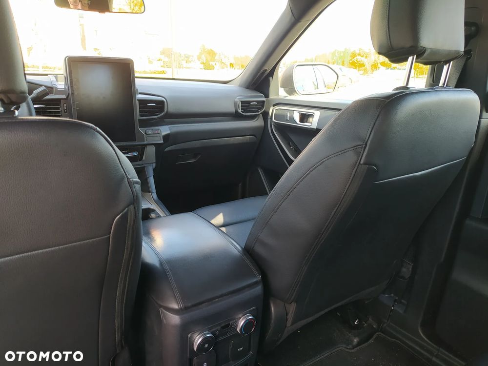 Ford Explorer - 29