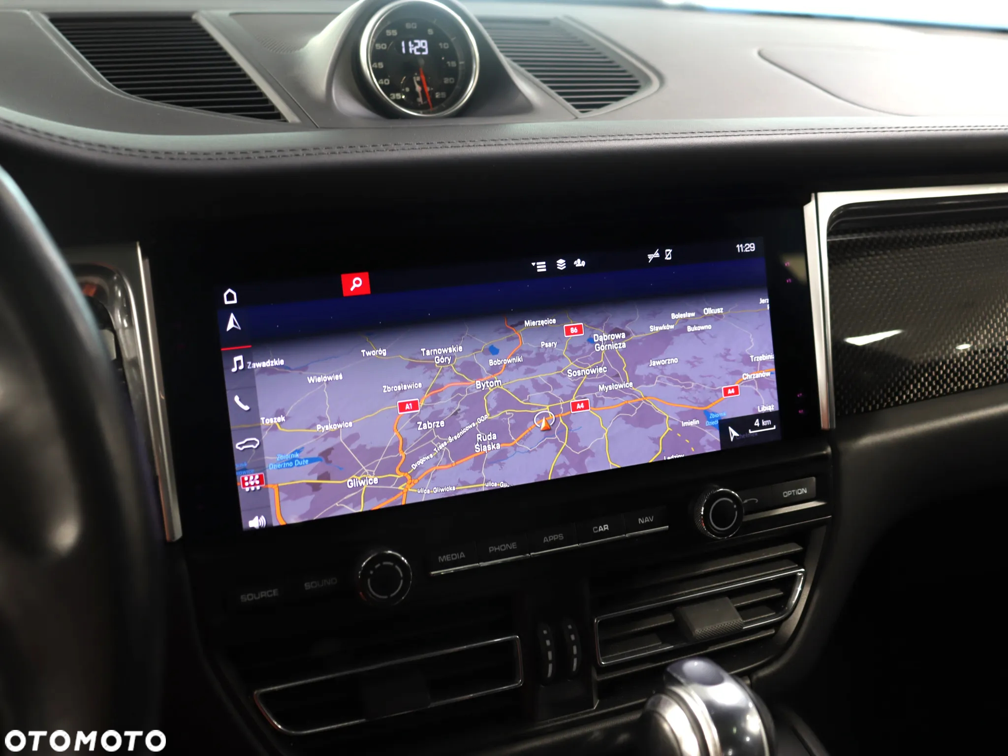 Porsche Macan Turbo - 26